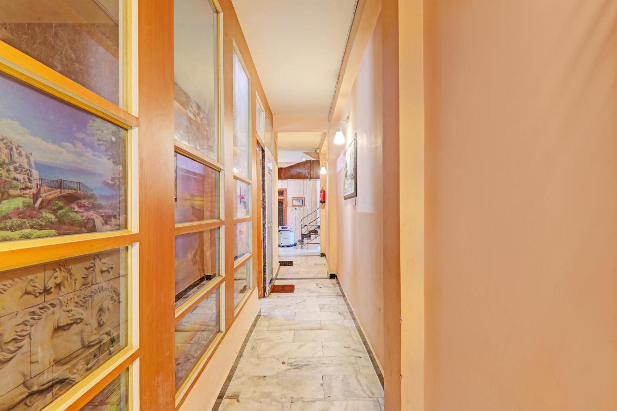 Hotel O Home Singhs Delight Варанасі Екстер'єр фото